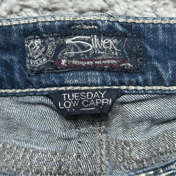 Silver Jeans Womens 29 Low Rise Capri Big Stitch Embroidered Pockets Casual - Picture 2 of 5